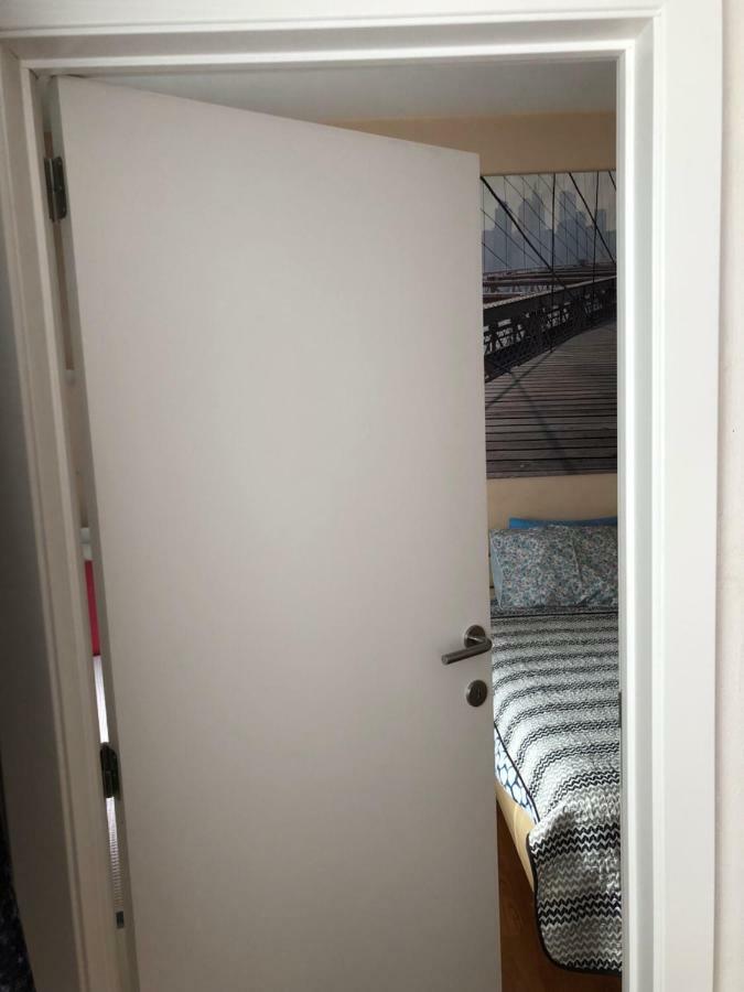 One-Bedroom Apartment Near Atomium Brussels Exterior photo
